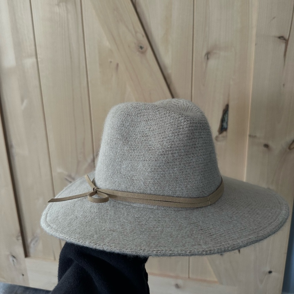 Universal thread hat